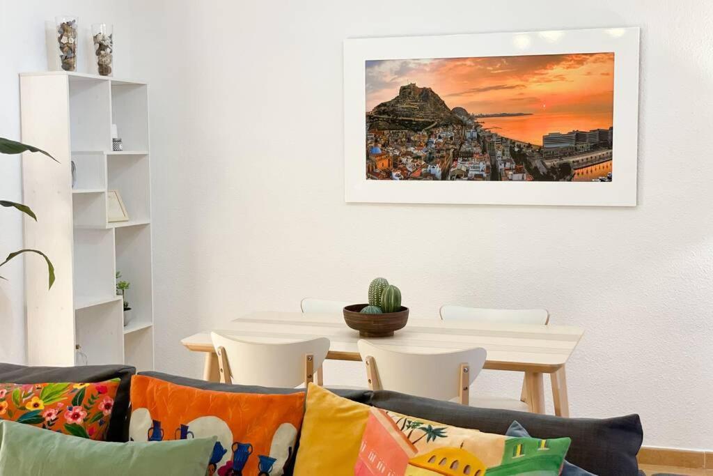 Coqueto Y Amplio Apartamento A 15 Min De La Playa Alicante Bagian luar foto