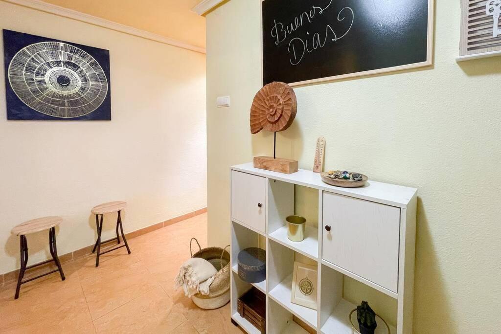 Coqueto Y Amplio Apartamento A 15 Min De La Playa Alicante Bagian luar foto